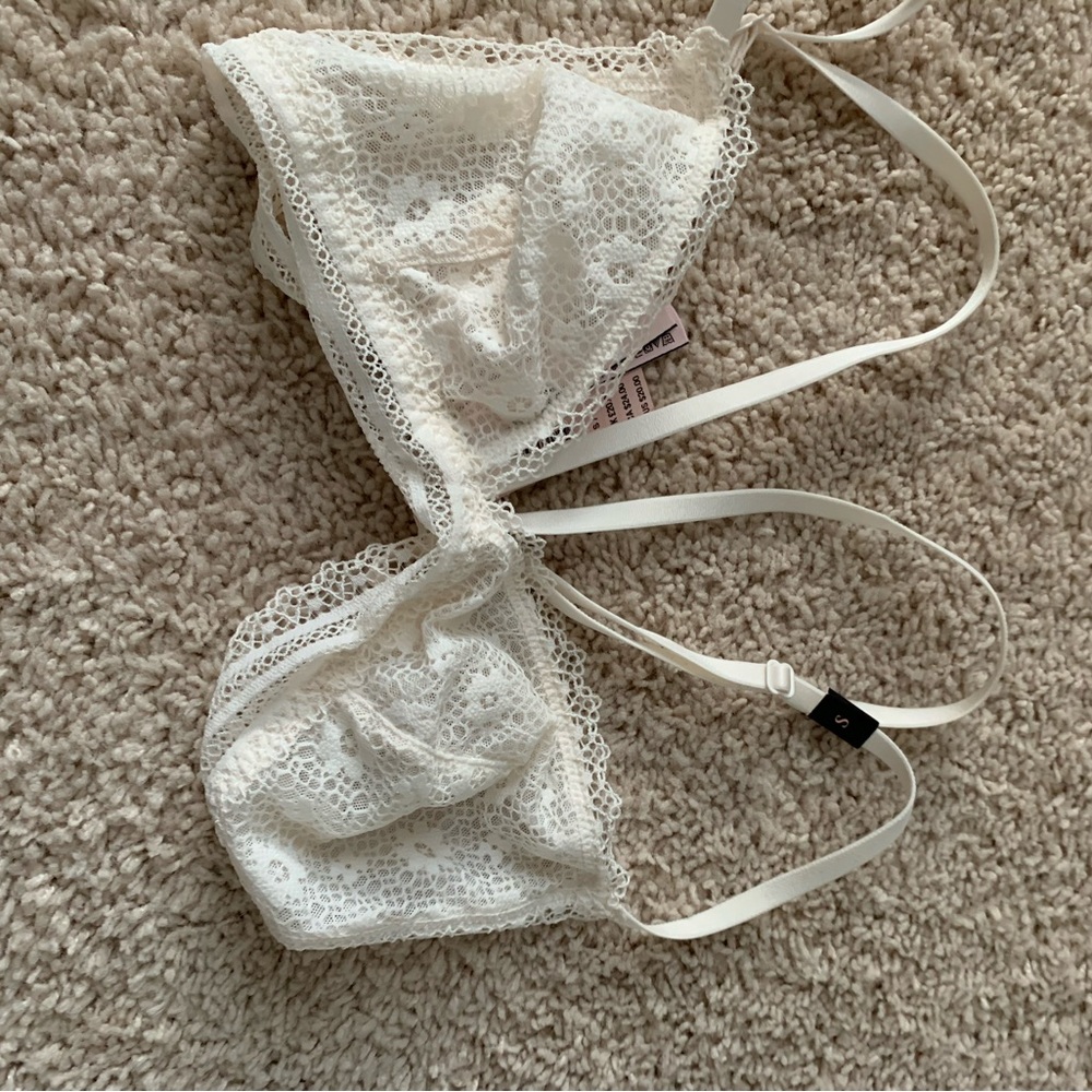 NWT Victoria’s Secret White Bralette